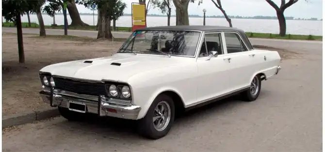 Weißer Oldtimer – beispielhaftes Ankaufsfahrzeug in Heilsbronn